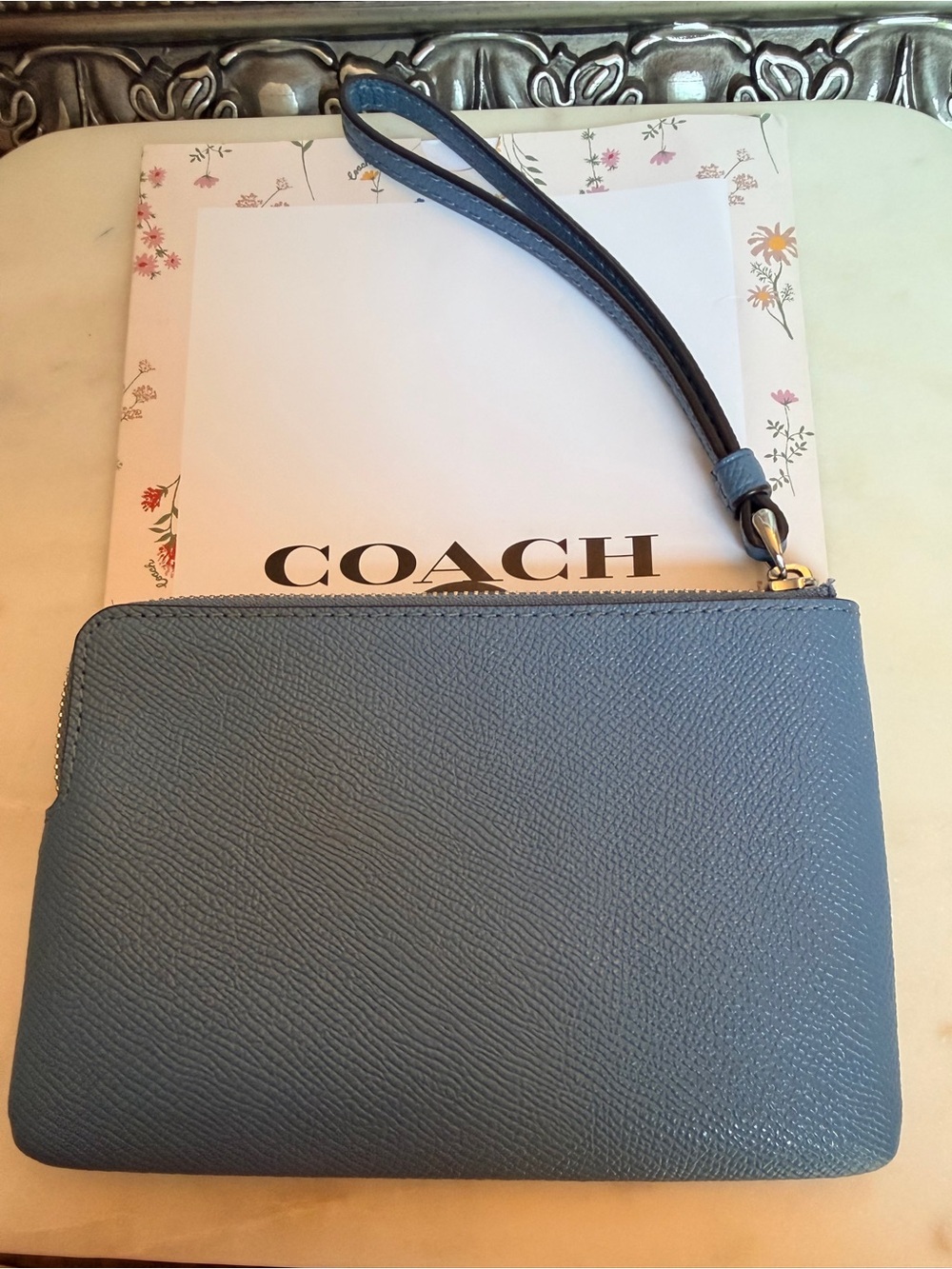 Coach Light Blue Crossgrain Leather Corner Zip Wristlet Silver Horse & Carriage - Picture 8 of 12